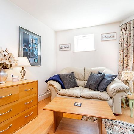 Pass The Keys Delightful Apartment Close To River In Se16 Londra Exterior foto